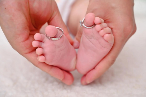 安岳怀孕肚子一边高一边低